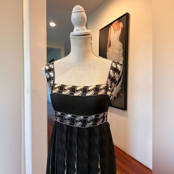 CHANEL Fall 2001 Black and White Pleated Silk Cocktail Dress - Picture 7 of 11